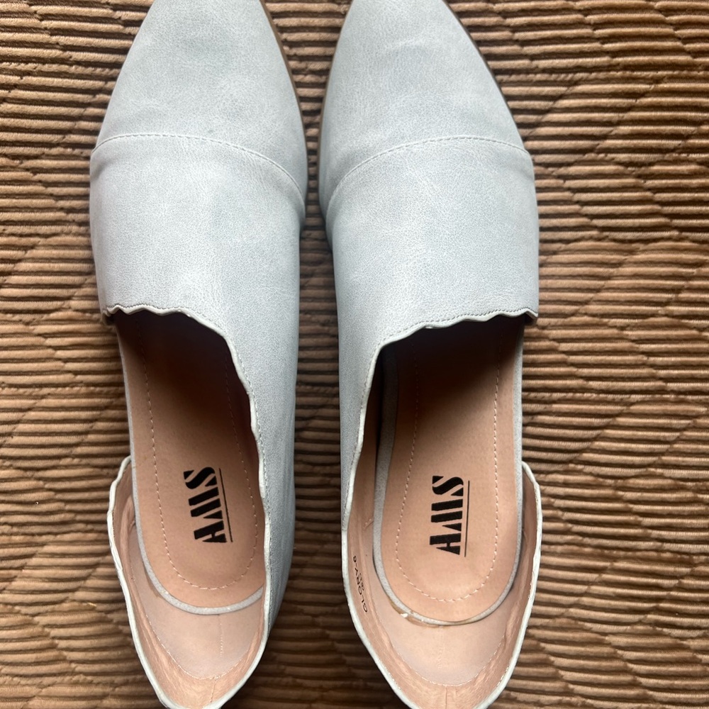 Off-White Scalloped Edge Flats by